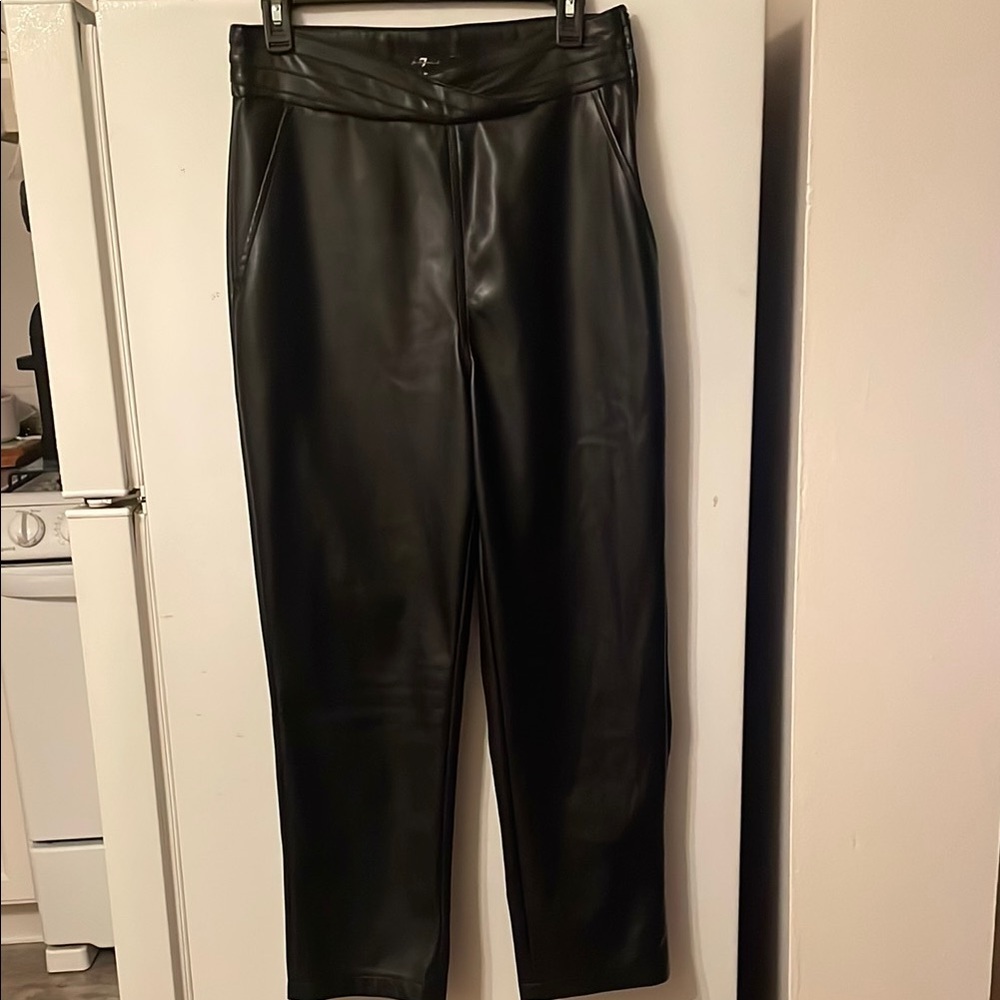 7 For All Mankind Medium Black Pants Luxe Finish Pockets Excellent Condition